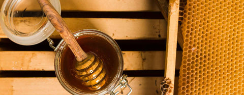 Apilarnil: ce beneficii are și cum faci o cură cu apilarnil și miere?