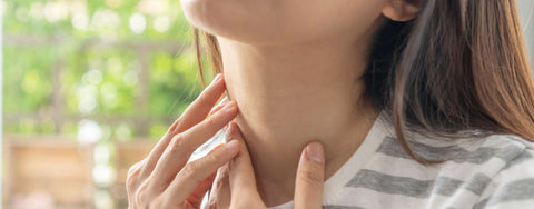 Gât uscat și iritat: cauze, simptome, tratament eficient și remedii pentru senzația de uscăciune